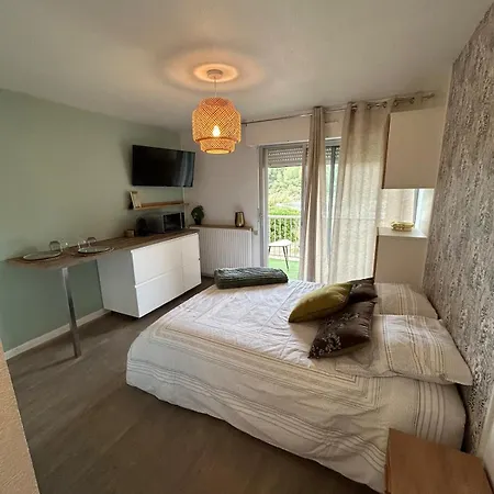 De La Lagune Piscine Parking