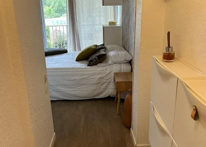 De La Lagune Piscine Parking